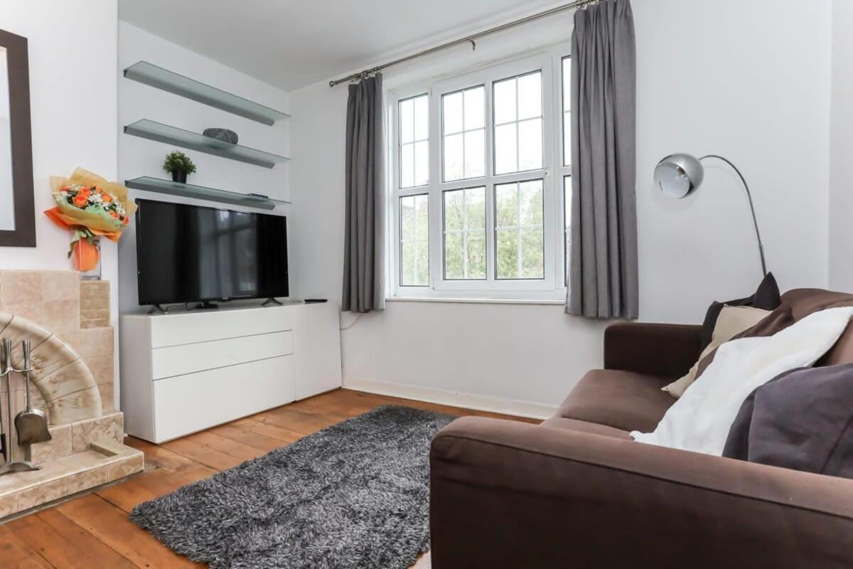 2 Bedroom Apartment In Waterloo Central Лондон Экстерьер фото